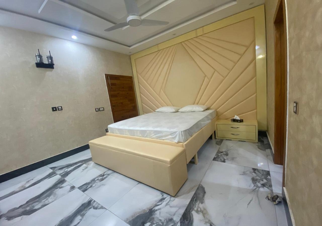 Burj Al Bahria Town Luxury Suites Lahore Exteriör bild