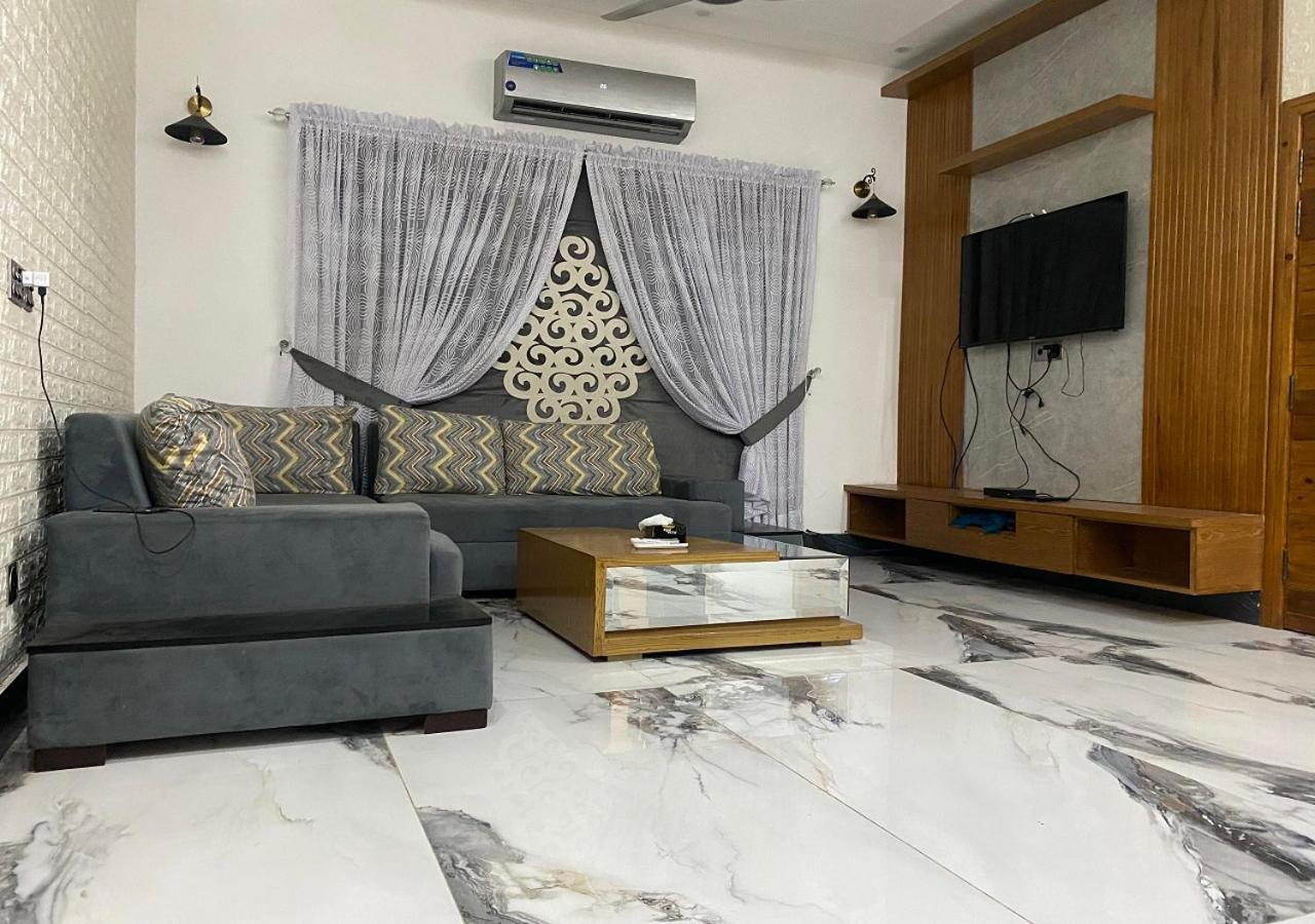 Burj Al Bahria Town Luxury Suites Lahore Exteriör bild