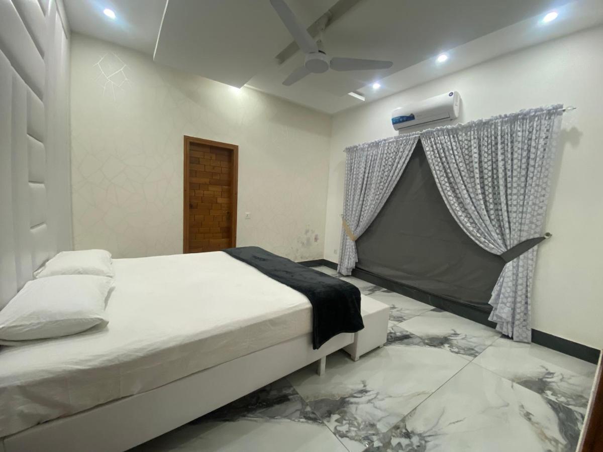 Burj Al Bahria Town Luxury Suites Lahore Exteriör bild