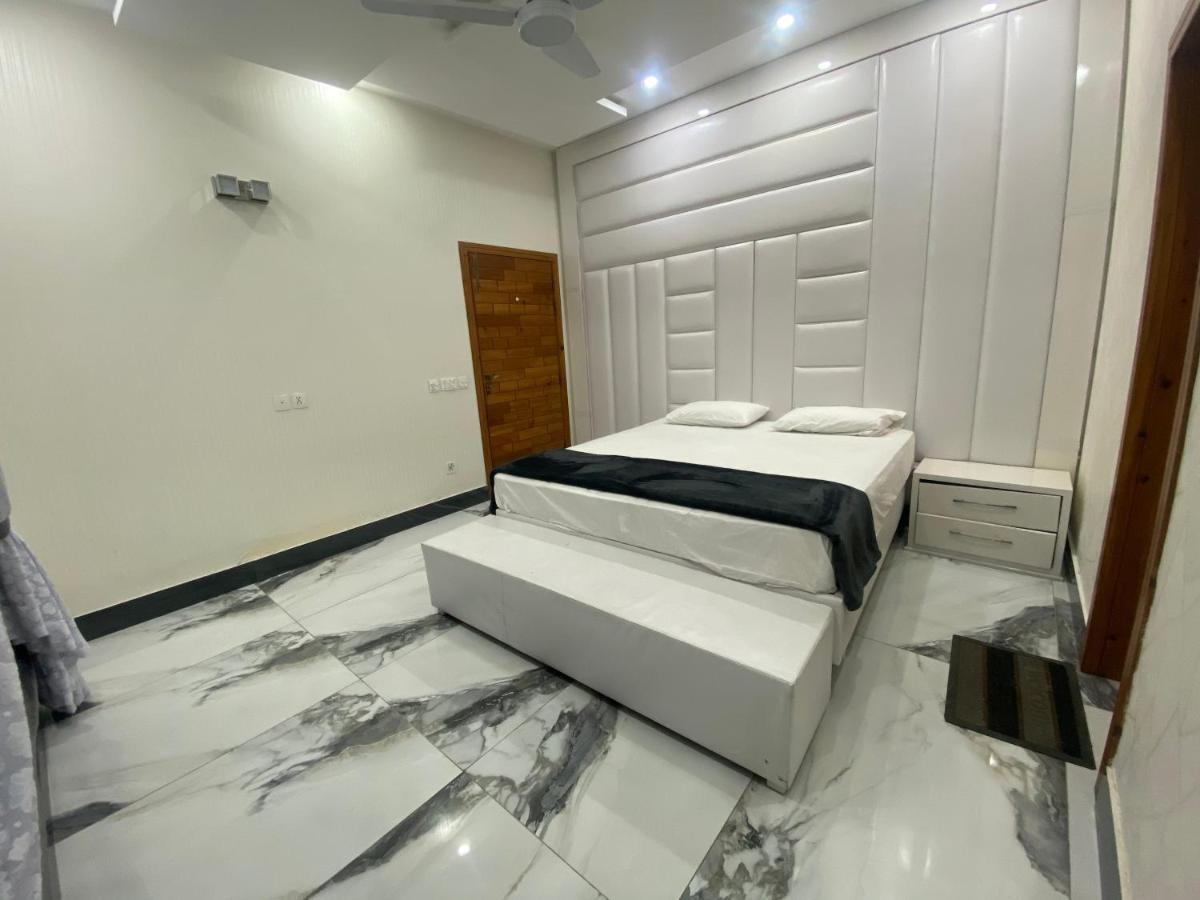 Burj Al Bahria Town Luxury Suites Lahore Exteriör bild