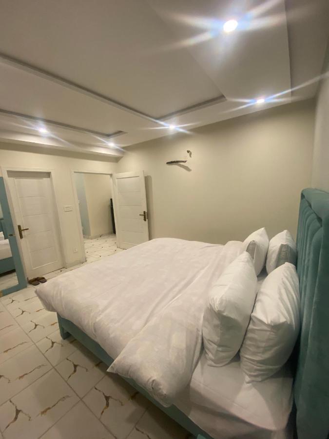 Burj Al Bahria Town Luxury Suites Lahore Exteriör bild