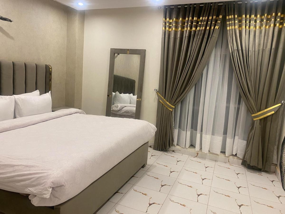 Burj Al Bahria Town Luxury Suites Lahore Exteriör bild
