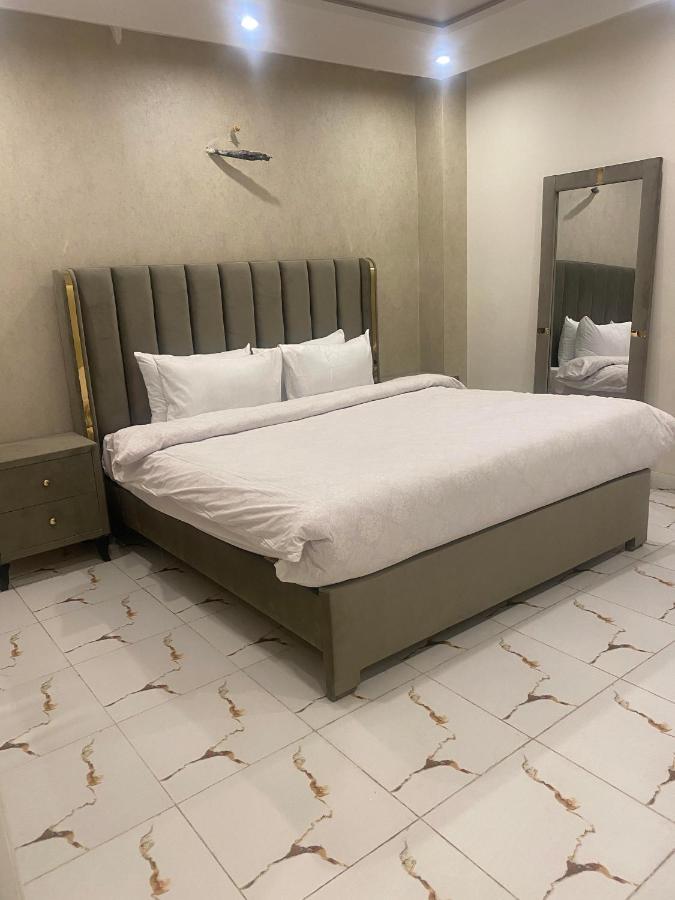 Burj Al Bahria Town Luxury Suites Lahore Exteriör bild