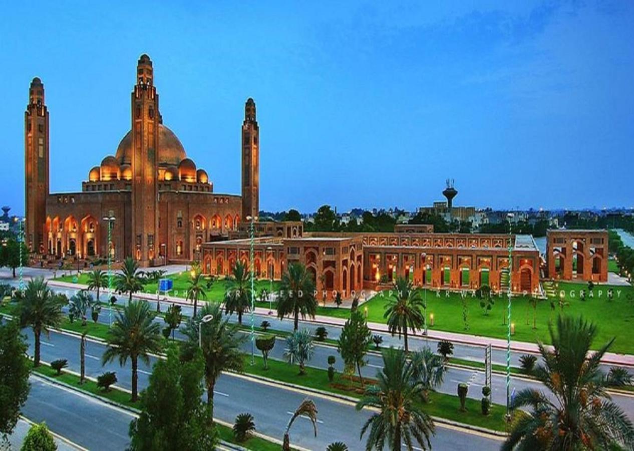 Burj Al Bahria Town Luxury Suites Lahore Exteriör bild